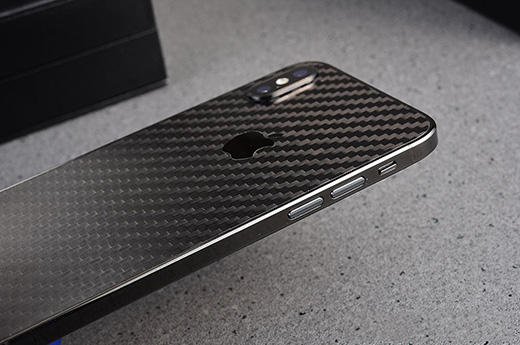 首部碳纖維iPhoneX現(xiàn)世，外柔內(nèi)剛陽剛氣息爆棚