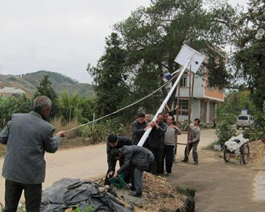 46盞太陽能路燈 照亮淶源山區群眾出行路