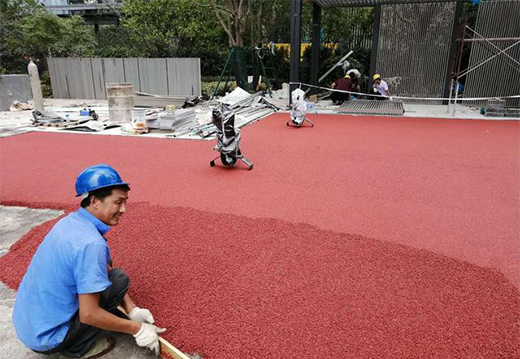 透氣型塑膠跑道、復合、混合型跑道工藝結構有什么有不同的地方?